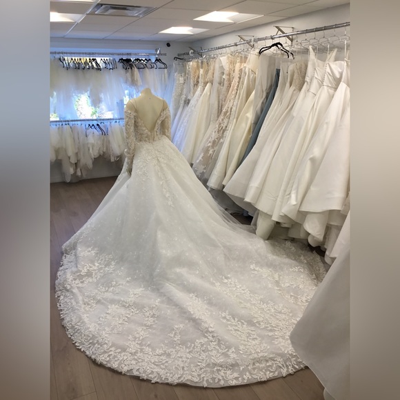 TONY WARD SAMPLE SALE! La Mariee: Clea - Picture 4 of 6